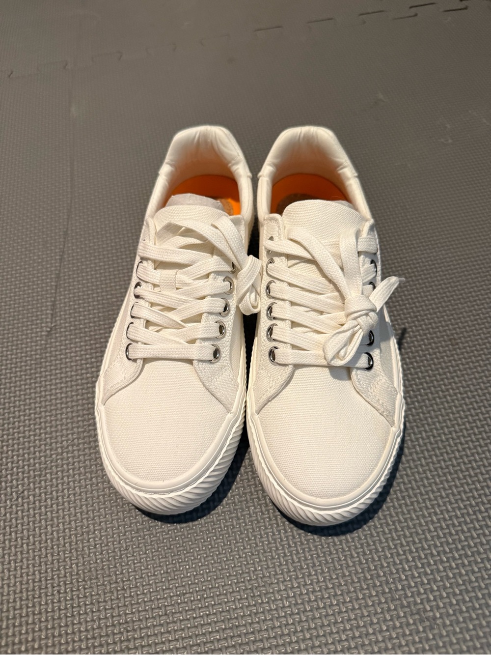 Quince White Canvas Low-Top Sneakers - Picture 2 of 4